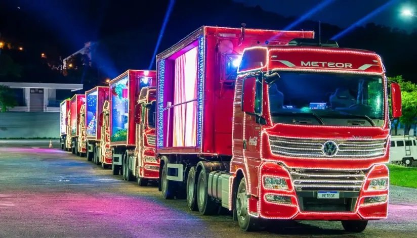 Caravana Iluminada da Coca-Cola passa pelo Aparecida Shopping nesta quarta-feira (11)