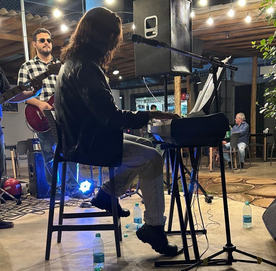 Pedro Scalon celebrou trajetória musical com show memorável
