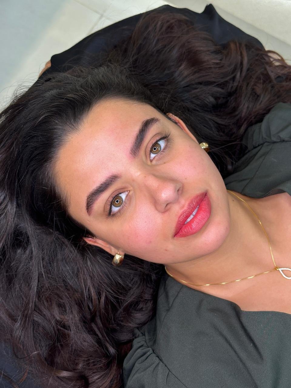 Micropigmentação full face alia beleza natural, praticidade e tecnologia