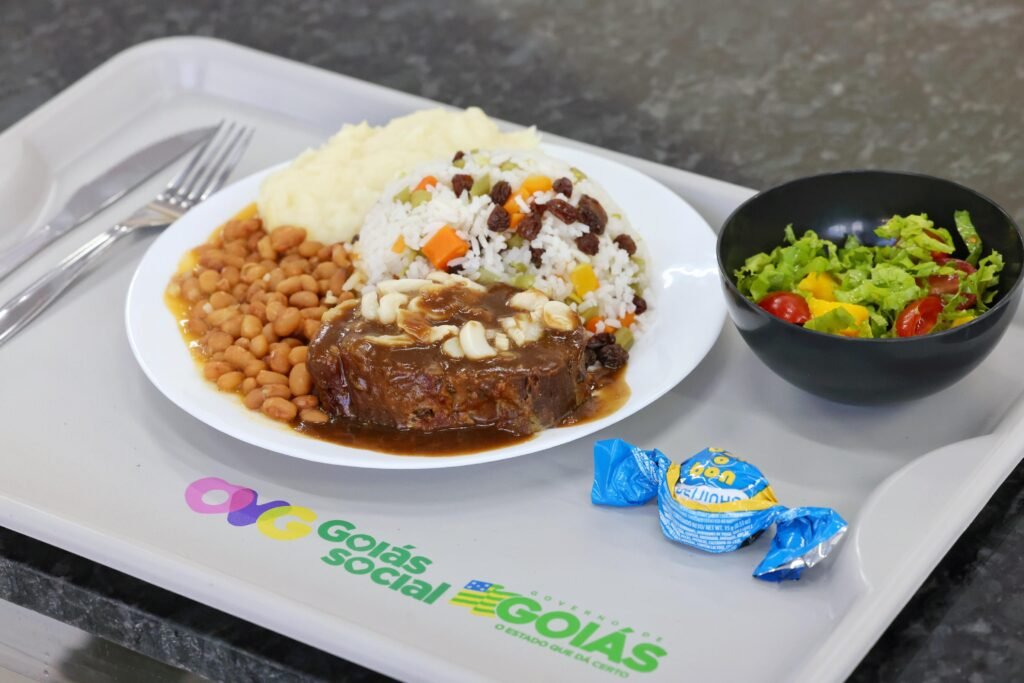 Em Cavalcante, Gracinha Caiado entrega nova unidade do Restaurante do Bem