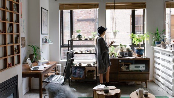 Brasileiros que moram sozinhos já são quase 20% e tendência redefine o mercado imobiliário