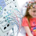 Clínica em Goiânia oferece eletroencefalograma com sedação via xarope e amplia acesso a diagnóstico neurológico humanizado