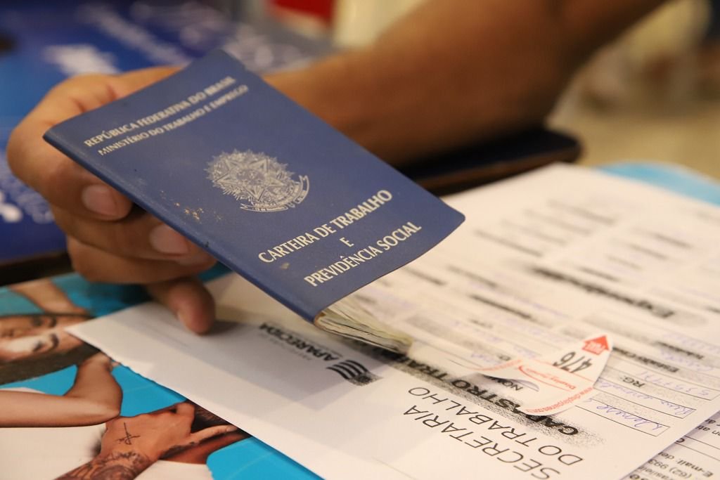 Cadastro para entrevista de emprego continua em março no Aparecida Shopping