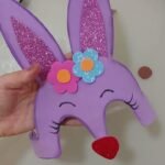 Oficina gratuita de máscaras de coelho transforma shopping em cenário lúdico para crianças em Aparecida de Goiânia