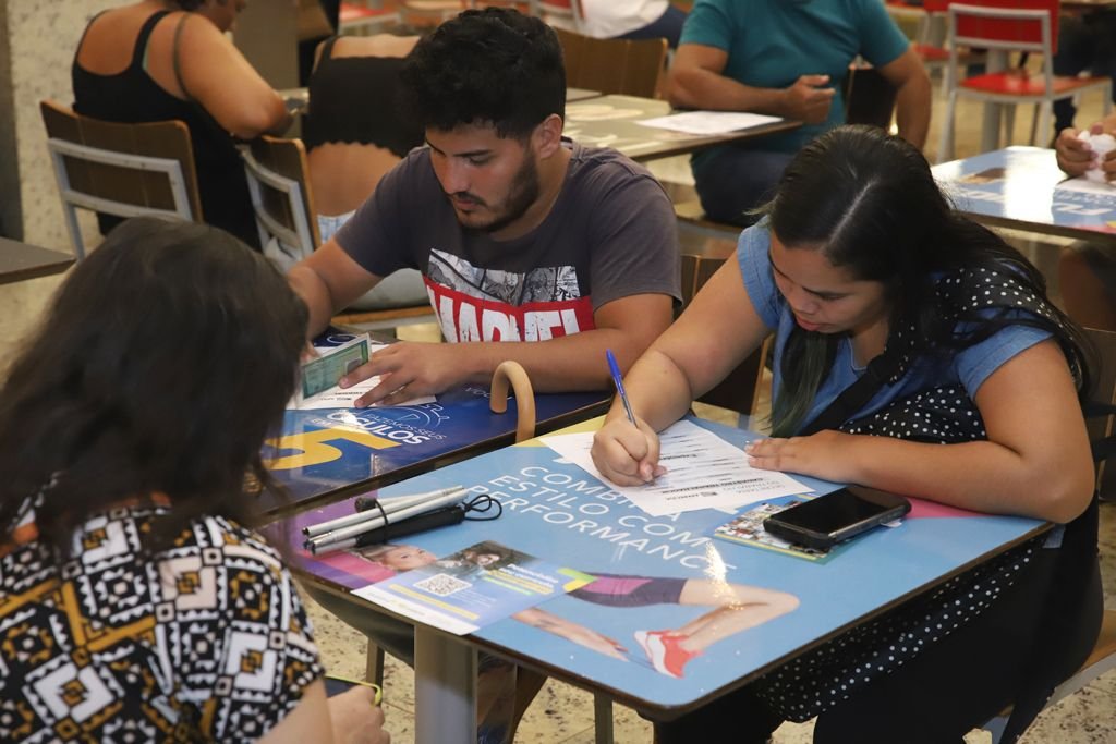 Cadastro de Candidatos e Entrevista de Emprego continuam durante o mês de maio no Aparecida Shopping