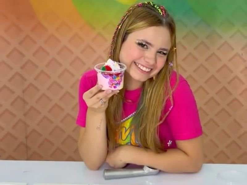 Sorveteria da Mel leva carrinho de slime e encontro com influenciadora infantil para shopping em Aparecida de Goiânia