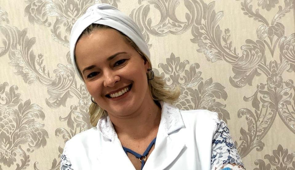 Mães que empreendem: biomédica transforma R$ 1.100 em clínica e revela desafios de empreender